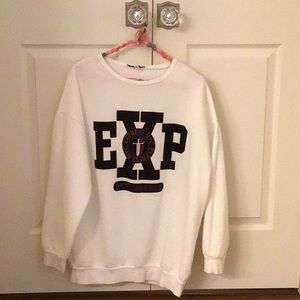 Express woman’s sweatshirt